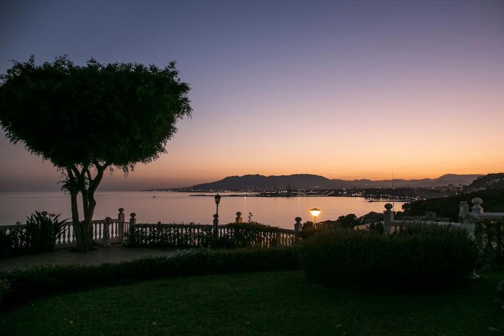 Andalusian Villa On The Sea And The Bay Of Málaga Esterno foto